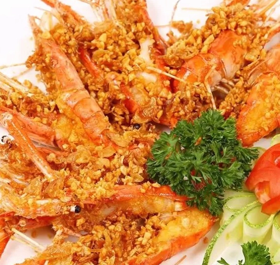 Hướng dẫn chi tiết cách làm tôm cháy tỏi kiểu Hoa thơm lừng