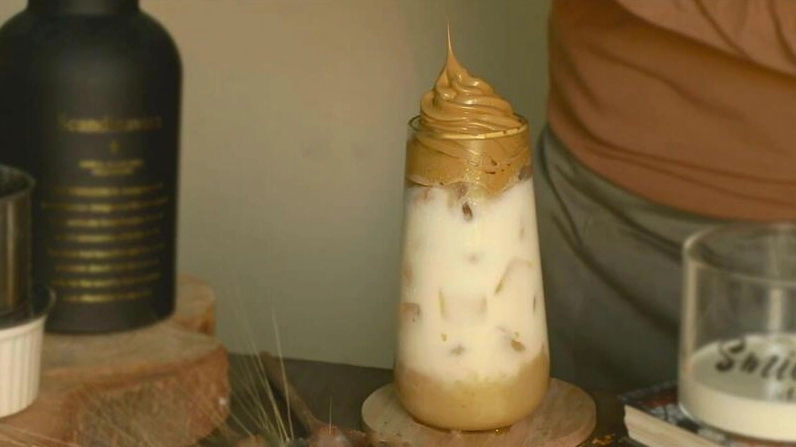 Kiểm soát caffeine và calo trong cơ thể hàng ngày nếu uống cafe sầu riêng