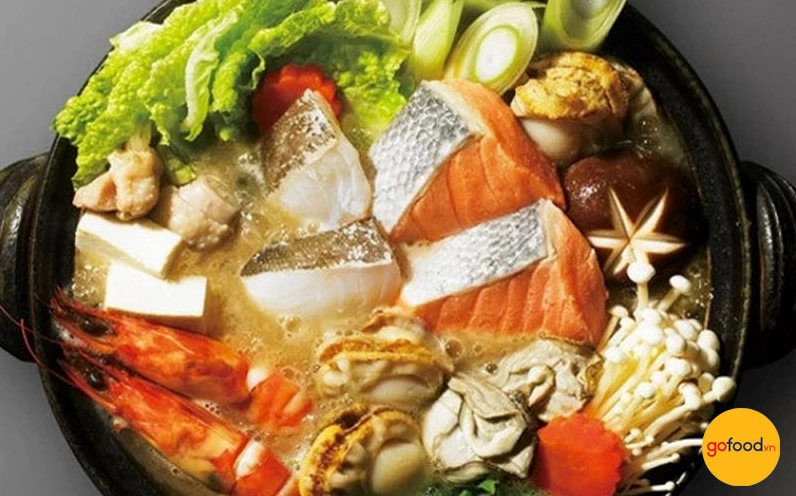 Lẩu cá hồi chua cay hấp dẫn