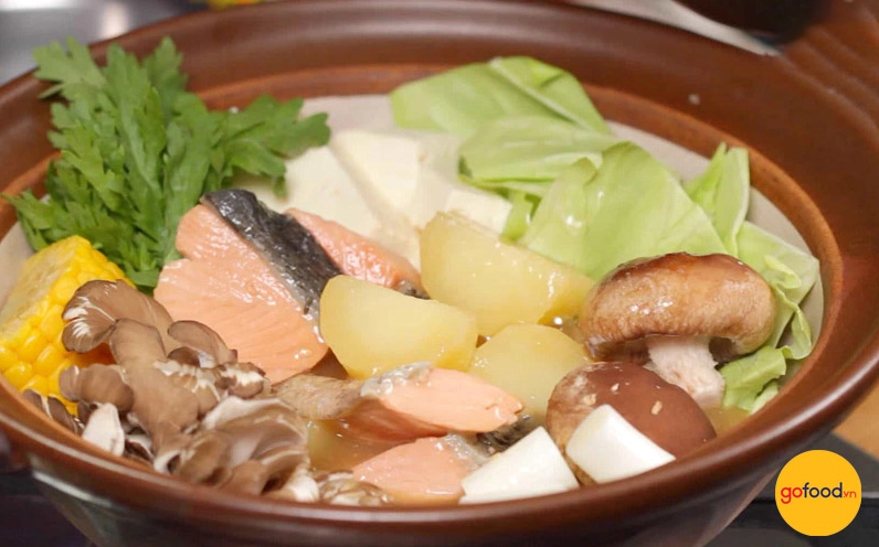 Lẩu cá hồi nấm thơm ngon