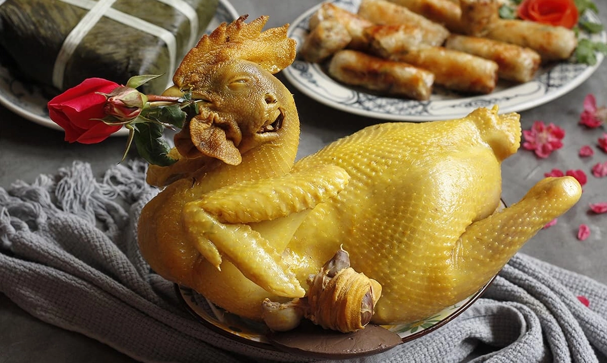 Luộc dạ dày trong nồi nước đun sôi cùng gừng và sả