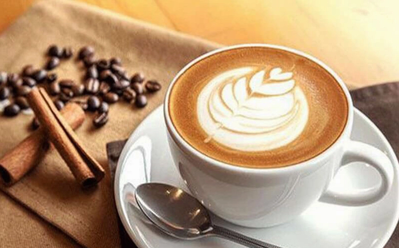 Ly cafe Latte chuẩn vị Ý thơm ngon hấp dẫn với lớp bọt sữa nghệ thuật