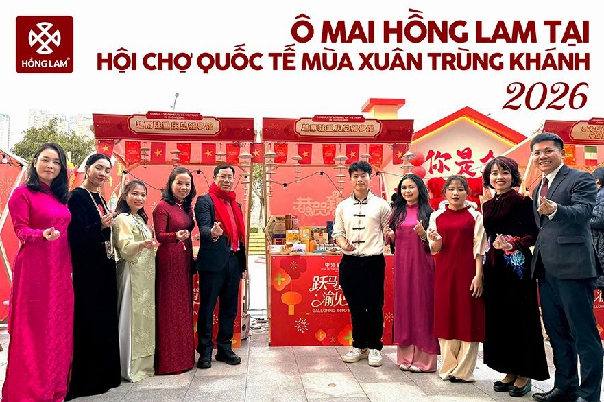Ly nước me đá chua ngọt mát lạnh với màu nâu cánh gián hấp dẫn điểm xuyết chút đậu phộng rang giòn