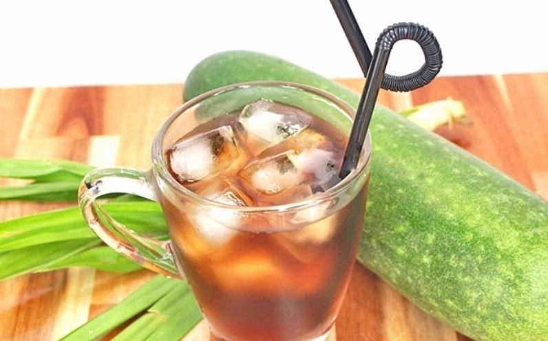 Ly trà bí đao hạt chia giải nhiệt cơ thể cực kỳ đơn giản và hấp dẫn