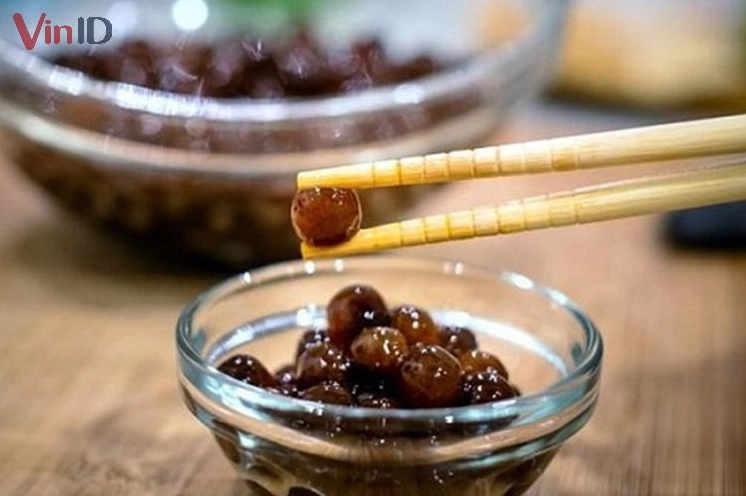 Ly trà sữa thơm ngon với topping trân châu dai giòn hấp dẫn