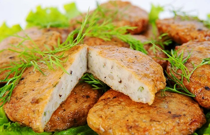Mộc nhĩ băm nhỏ để trộn cùng chả cá thu