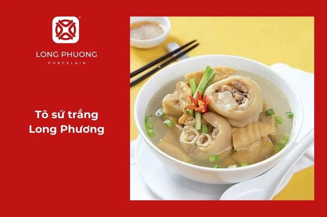 Món chân giò hầm thuốc bắc được bày biện đẹp mắt trong tô sứ