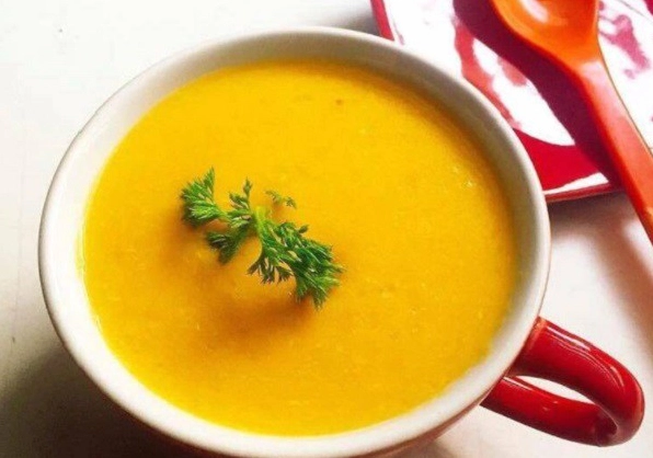 Món súp cá hồi bí đỏ đầy đủ dinh dưỡng dành cho bé yêu