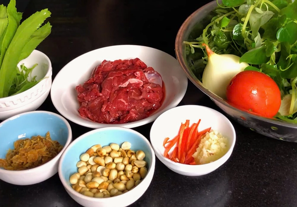 Nguyên liệu làm gỏi bò rau càng cua