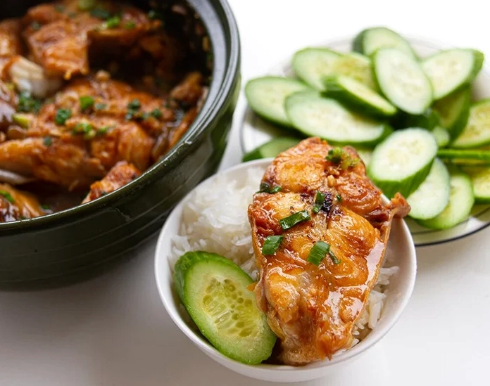 Nồi cá thu kho tiêu sền sệt màu cánh gián vô cùng hấp dẫn