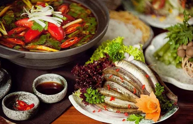 Nồi lẩu cá kèo thơm ngon hấp dẫn với nước dùng chua cay đậm đà