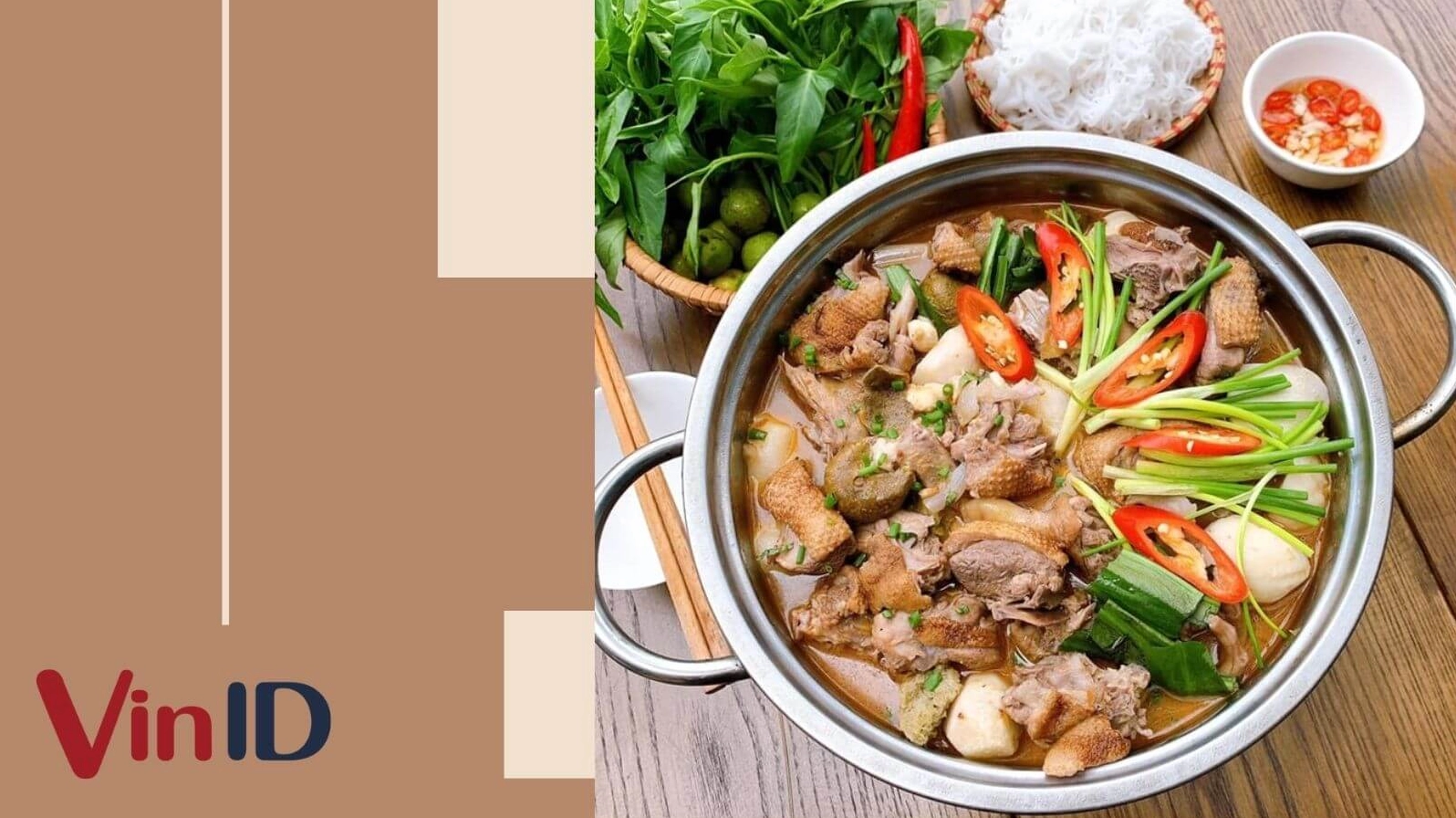 Nồi lẩu vịt trời sôi sùng sục hấp dẫn
