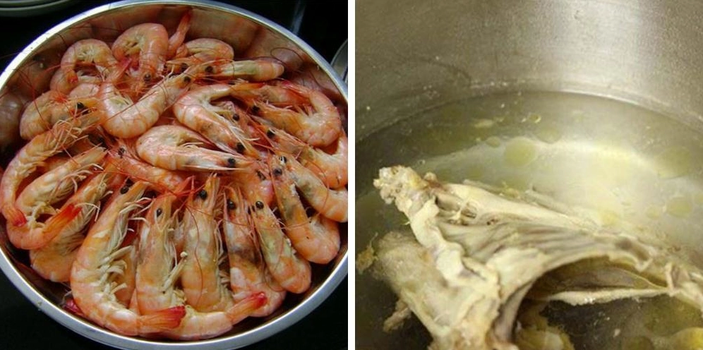 Nước luộc gà và tôm khô đang sôi sùng sục trên bếp chuẩn bị làm nước dùng canh bóng