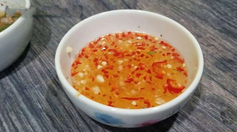 Pha mắm chua ngọt trộn gỏi vịt