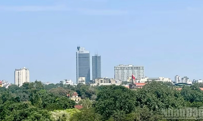 Rang đậu phộng trên lửa nhỏ