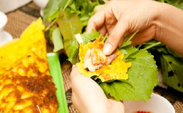 Thành phẩm chén nước chấm ăn bánh xèo thơm ngon sánh quyện