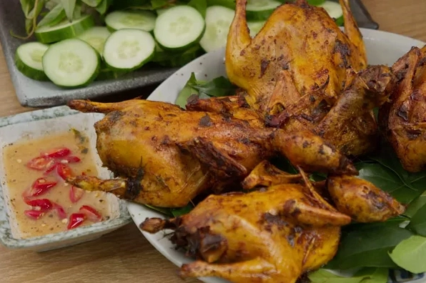Thành phẩm chim cút chiên vàng ươm hấp dẫn
