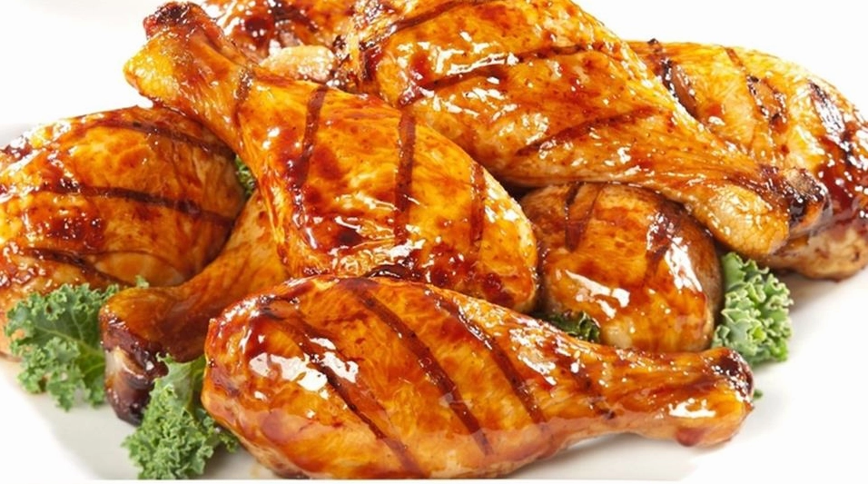 Thành phẩm đĩa gà nướng mật ong vàng ươm thơm lừng cực kỳ hấp dẫn