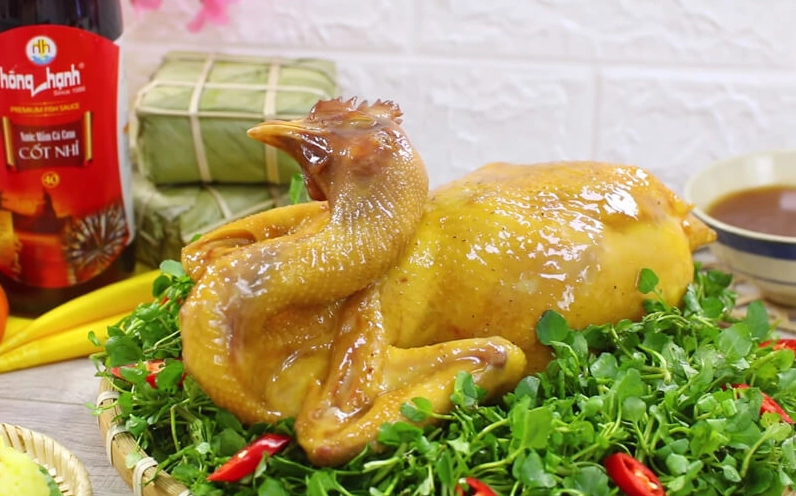 Thành phẩm gà hấp mắm nhĩ vàng ươm hấp dẫn