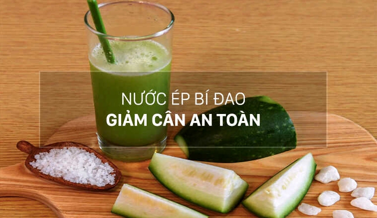 Thành phẩm ly nước ép bí đao mix táo đỏ và dứa vô cùng bắt mắt