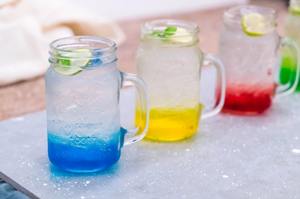 Thành phẩm ly soda việt quất phân tầng đẹp mắt chuẩn bị thưởng thức
