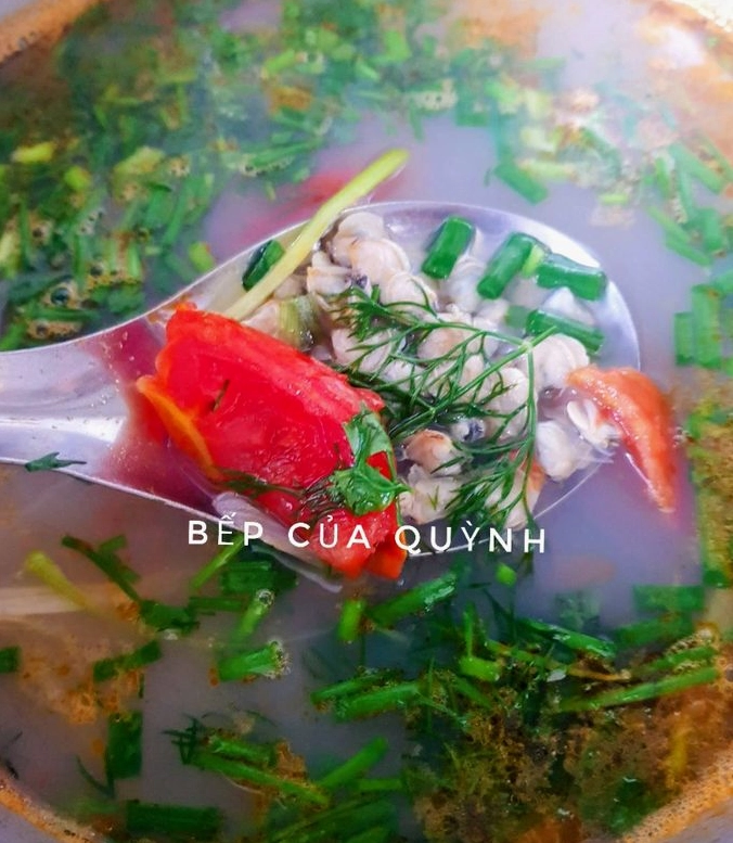 Thành phẩm món canh hến thì là thơm ngon