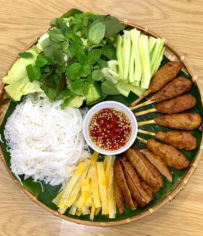 Thành phẩm món nem nướng Nha Trang làm bằng nồi chiên không dầu thơm ngon hấp dẫn