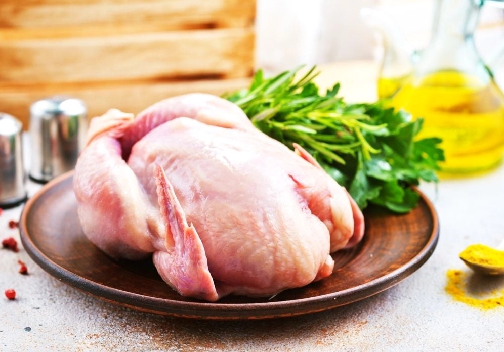 Thịt gà chắc ấn vào có độ đàn hồi