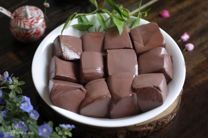 Tiết đông đặc mềm mịn núng nính vô cùng hấp dẫn