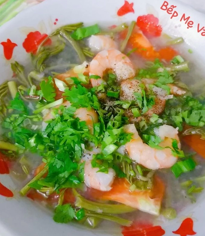 Tô canh chua tôm rau nhút nấu mẻ thơm ngon hấp dẫn