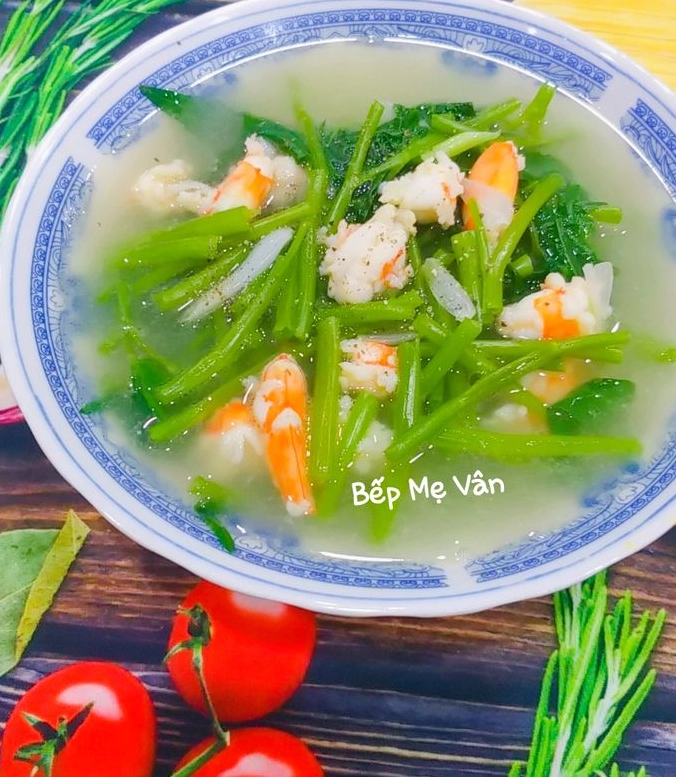 Tô canh rau muống nấu tôm tươi xanh mướt vô cùng hấp dẫn