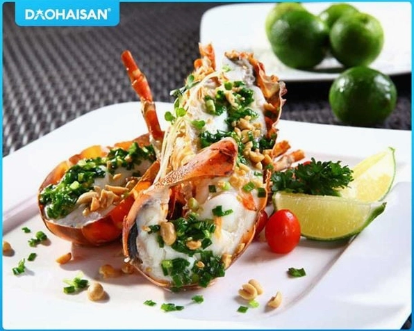 Tôm hùm nướng mỡ hành trên bếp