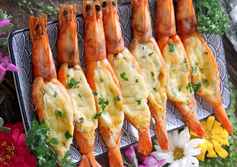 Tôm nướng phô mai béo ngậy vô cùng hấp dẫn
